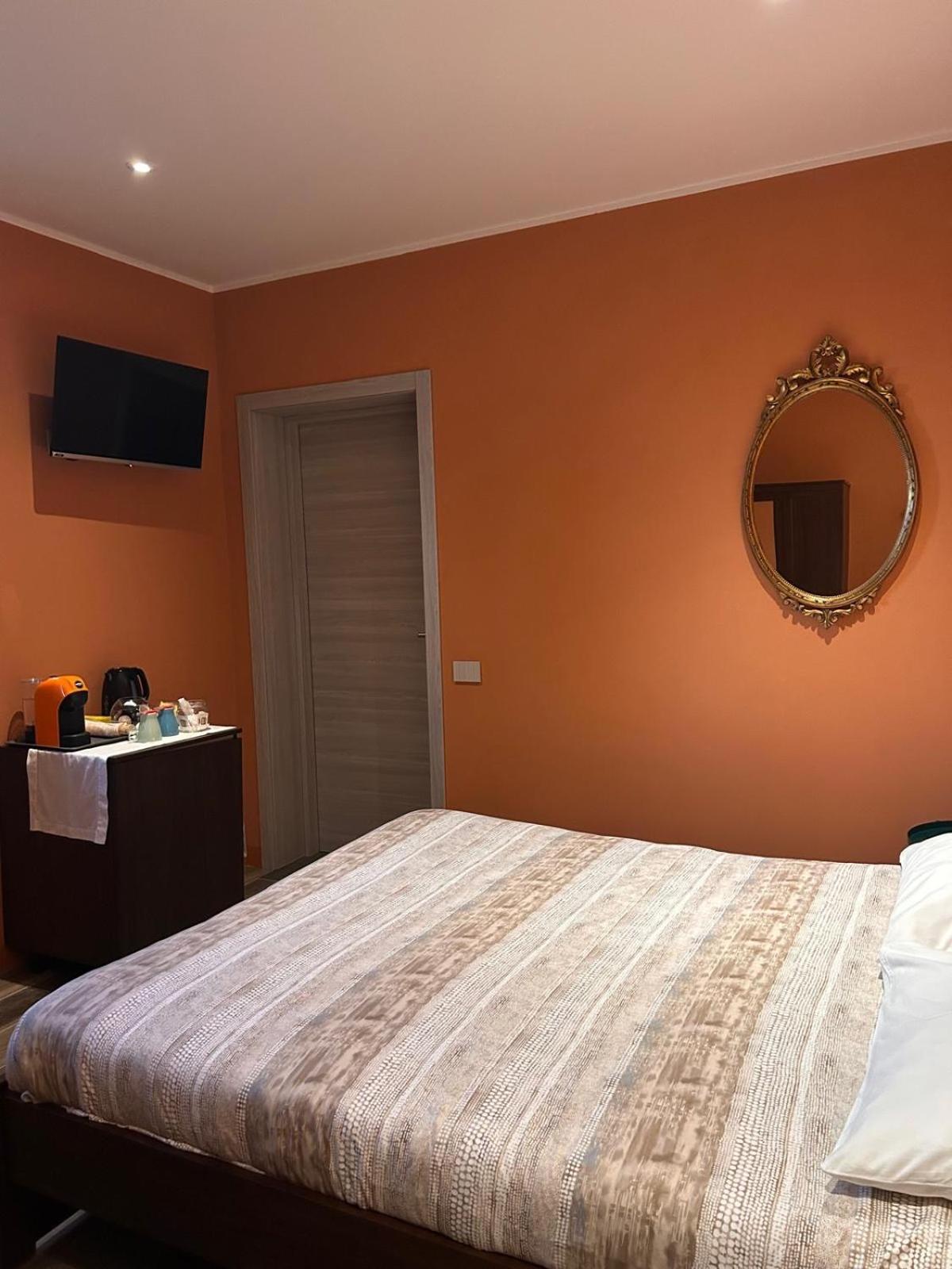 Secchia Sala Dell Estate Guest House מראה חיצוני תמונה